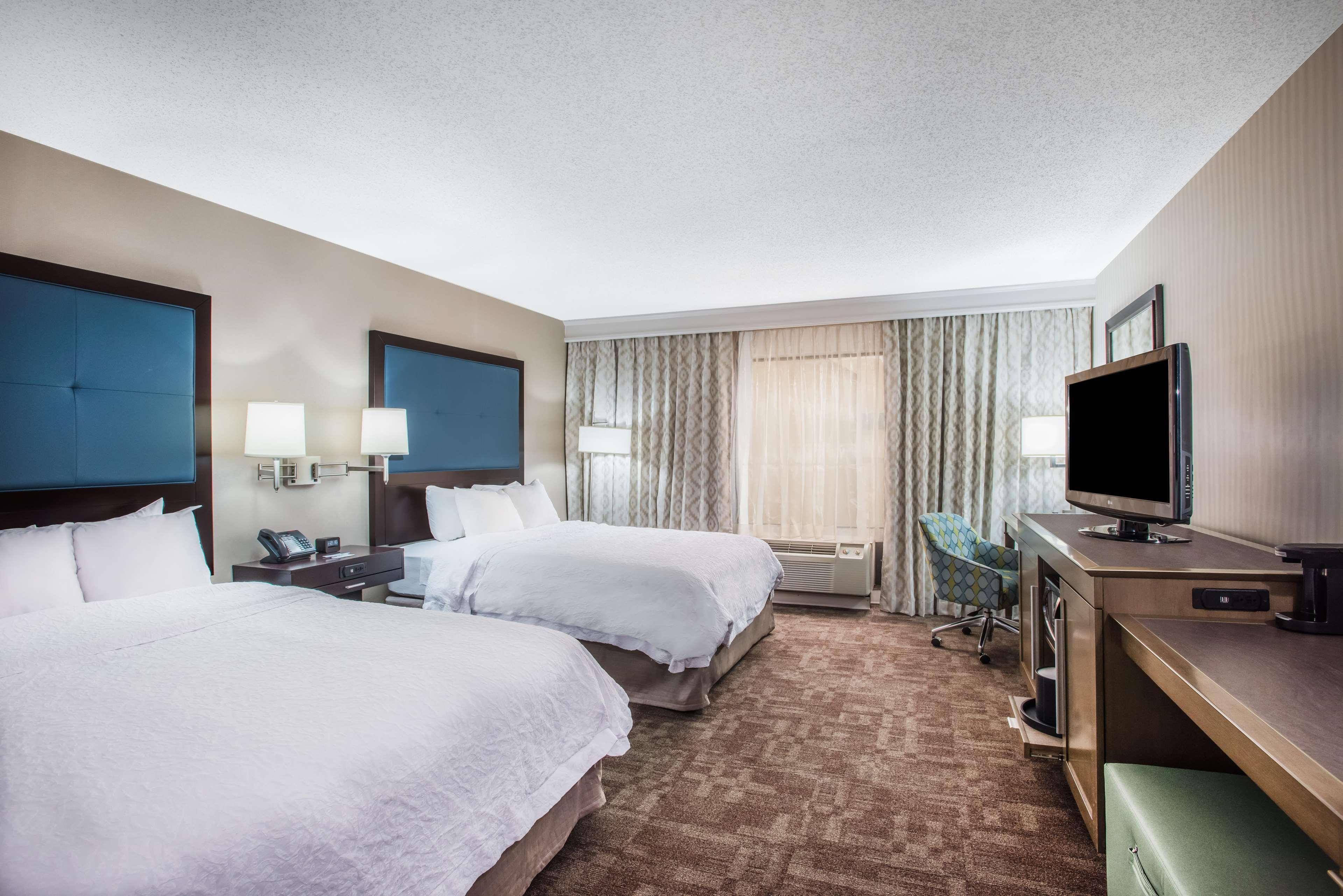 Hampton Inn Cleveland-Airport/Tiedeman Road Brooklyn Exterior photo
