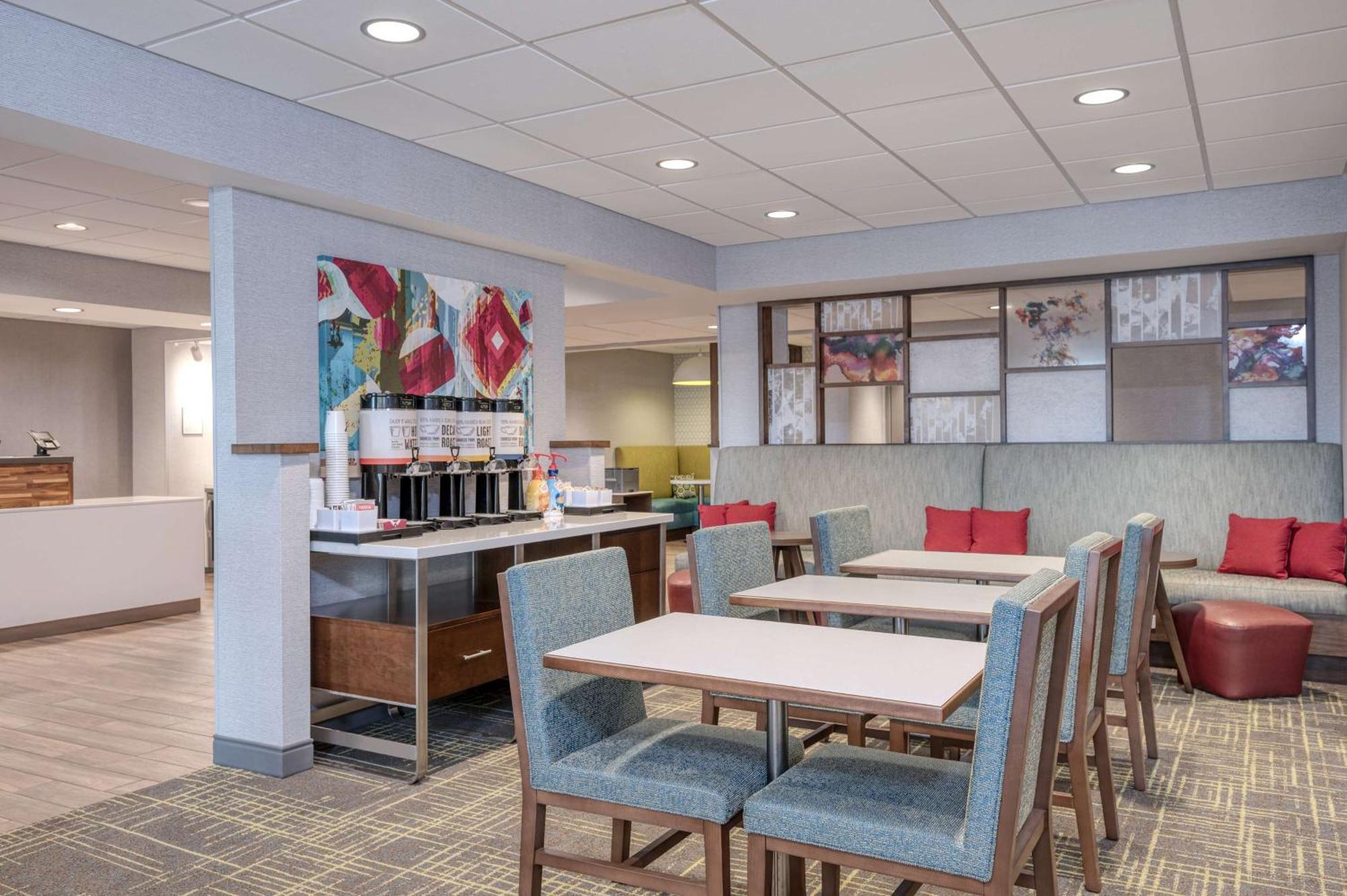 Hampton Inn Cleveland-Airport/Tiedeman Road Brooklyn Exterior photo