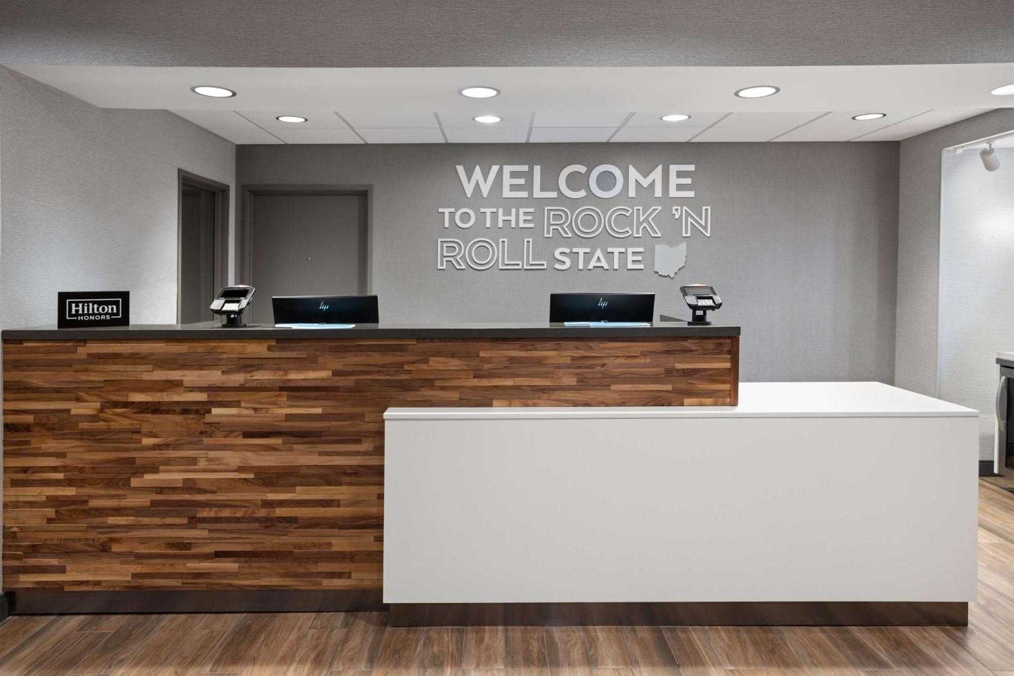 Hampton Inn Cleveland-Airport/Tiedeman Road Brooklyn Exterior photo