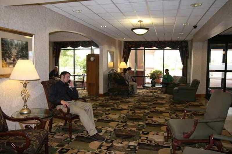 Hampton Inn Cleveland-Airport/Tiedeman Road Brooklyn Exterior photo